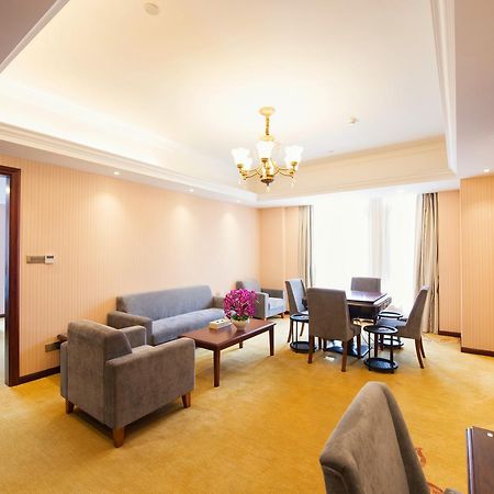 Vienna Hotel Jinshan New City Wanda Plaza Екстер'єр фото