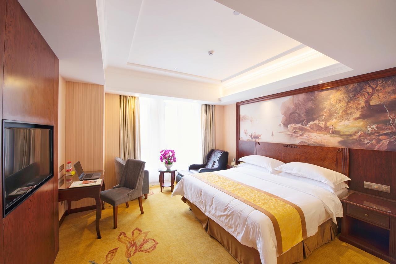 Vienna Hotel Jinshan New City Wanda Plaza Екстер'єр фото