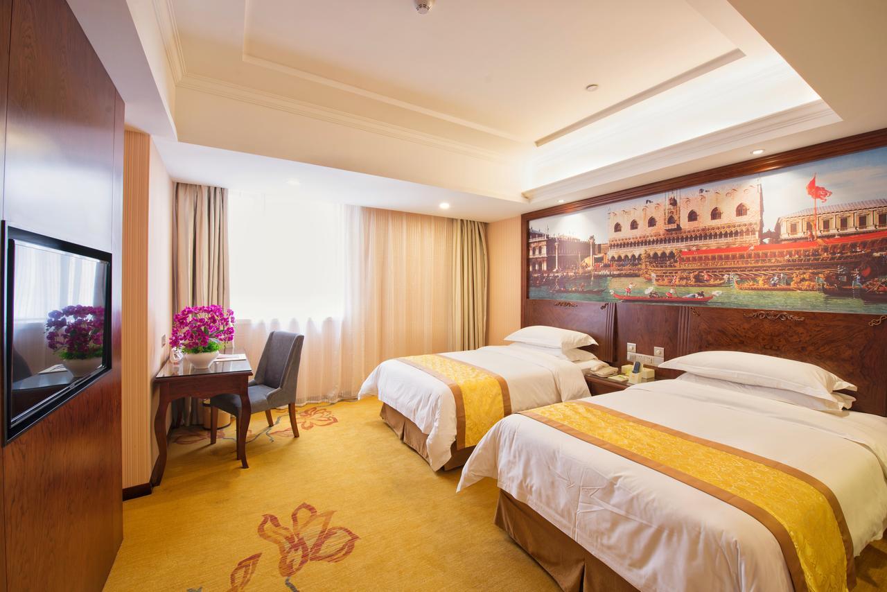 Vienna Hotel Jinshan New City Wanda Plaza Екстер'єр фото