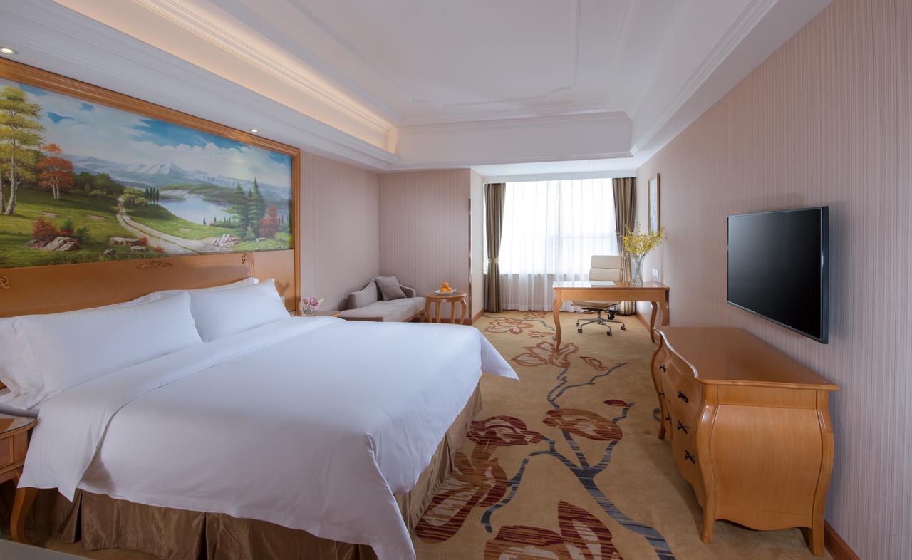 Vienna Hotel Jinshan New City Wanda Plaza Екстер'єр фото